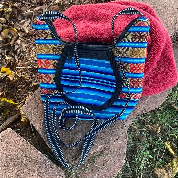 Host Pick💕Small Woven Style Single Pocket Purse - Picture 5 of 6